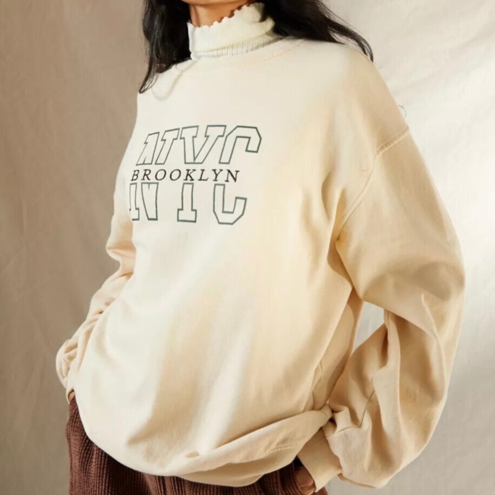 Urban Outfitters Embroidered destination crewneck sweatshirt NYC size XS